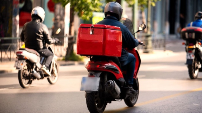 pige-gia-to-merokamato-amp-038-de-gyrise-pote-nekros-amp-8220-mpam-amp-038-kato-amp-8221-o-24chronos-antonis-amp-8220-vythismeno-amp-8221-sto-penthos-to-aigio-189442