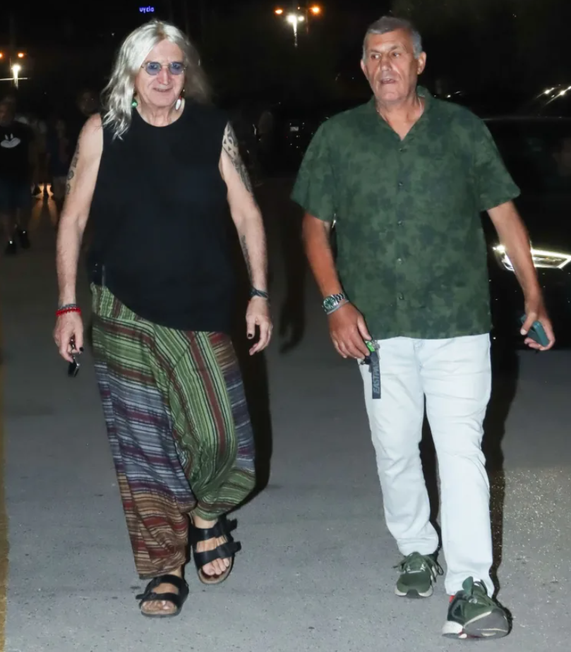 Νίκος Καρβέλας