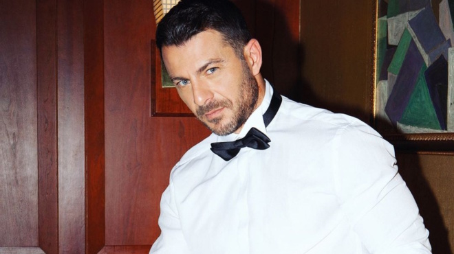 me-gnorizei-poly-kala-den-xero-giati-ekane-ayti-ti-dilosi-chamos-me-ntano-amp-038-gavala-gia-tin-prosklisi-gamoy-189599