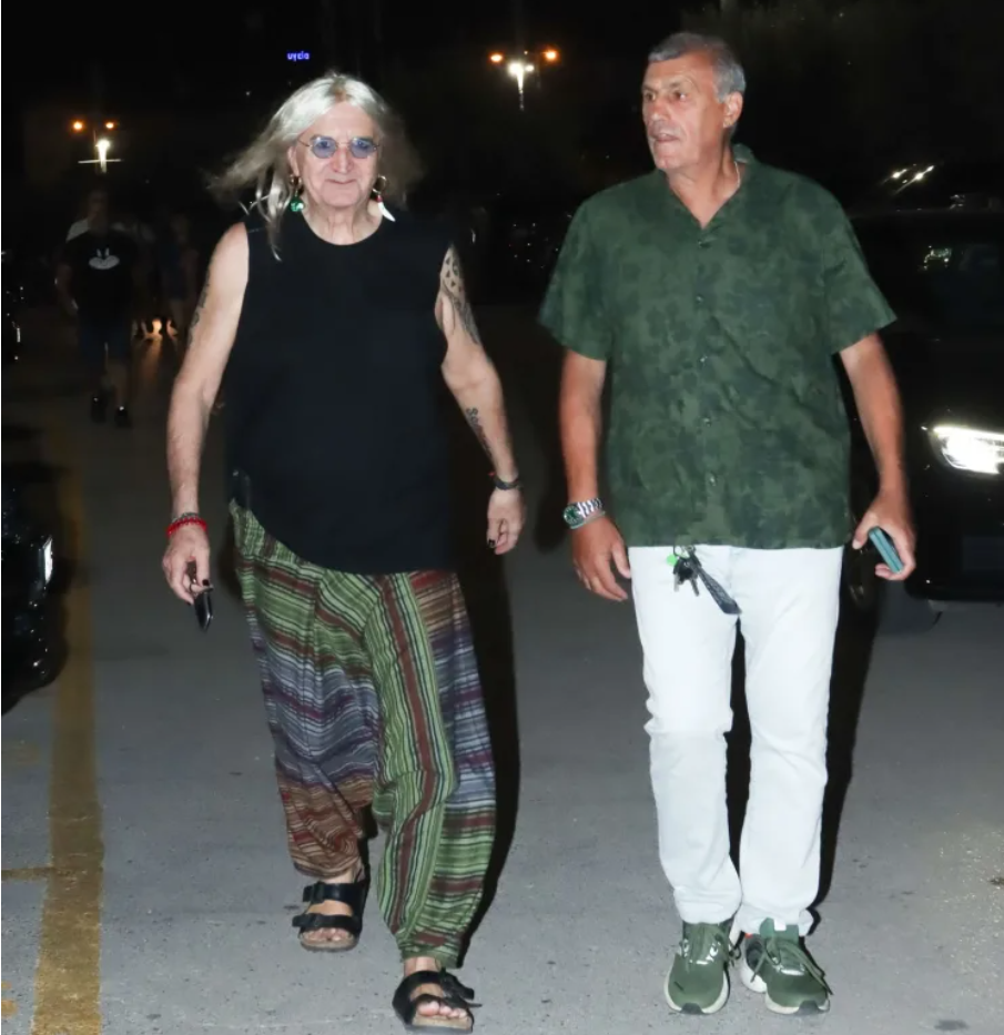 Νίκος Καρβέλας