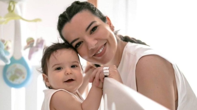 oloi-koitoysan-ta-podia-tis-i-nikoletta-ralli-den-antexe-pige-etsi-sti-vaftisi-tis-koris-tis-amp-038-oi-kalesmenoi-emeinan-afonoi-191348