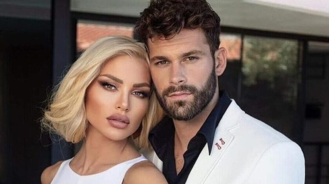 toys-koitoyse-olo-to-magazi-kaygas-mprosta-sti-kamera-gia-schiza-panagiotaroy-meta-apo-ayto-poy-tis-ekane-184010