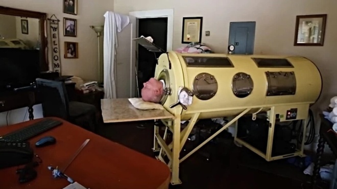 an-vgei-apo-ekei-tha-pethanei-andras-zei-70-chronia-se-siderenio-solina-amp-038-paradidei-mathimata-thelisis-amp-038-epimonis-183275