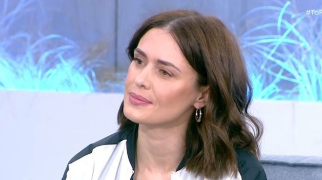 chorisa-stin-egkymosyni-egina-mitera-sta-42-doyleyo-poly-eytychos-echo-ti-mama-moy-giati-eimai-poly-koyrasmeni-191705