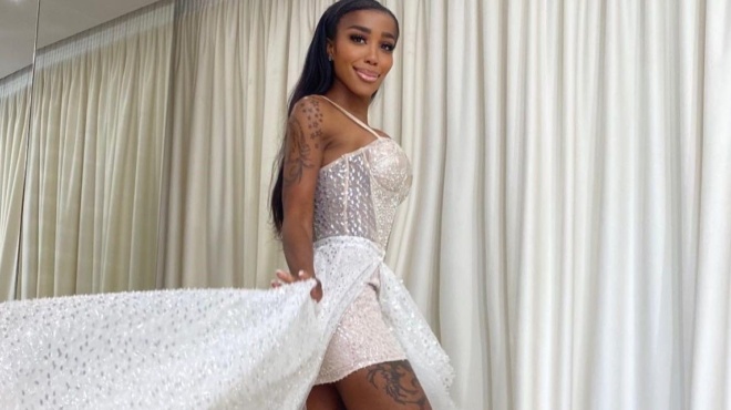 ton-edeixe-gia-proti-fora-o-giatros-poy-tha-pantreytei-i-elizampeth-eletsi-einai-to-oneiro-tis-poy-kanei-pragmatikotita-198199