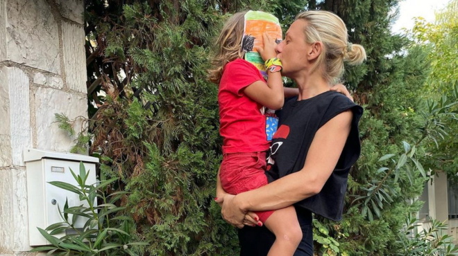 amp-8220-eliose-amp-8221-i-karavatoy-to-doro-toy-ariona-amp-038-tis-aelias-einai-ayto-poy-tha-ithele-kathe-mama-na-vrei-gyrnontas-spiti-192749