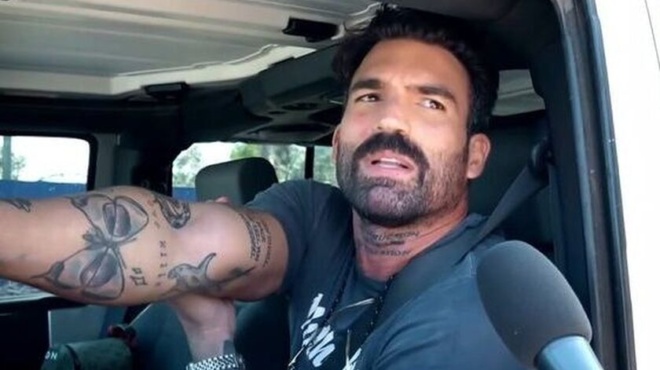 katelixan-stin-astynomia-gia-ton-gio-toy-exo-frenon-o-dimitris-alexandroy-me-dimosiografo-amp-8211-ta-sms-poy-toy-esteile-193046