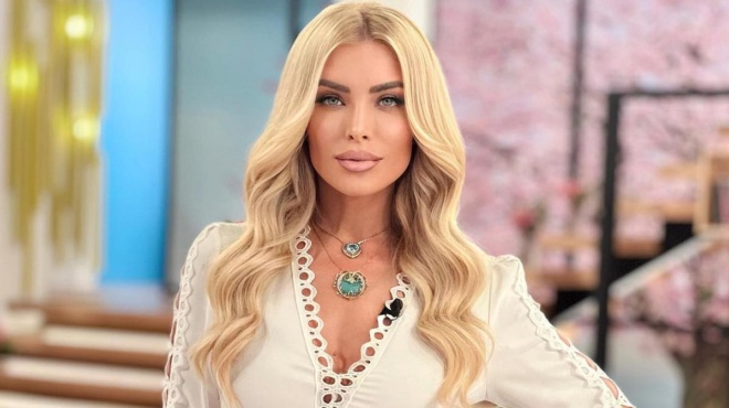 tromokratimeni-i-katerina-kainoyrgioy-amp-8220-fovamai-dechomai-apeiles-apo-polites-toy-voloy-meno-kai-moni-moy-amp-8221-194008