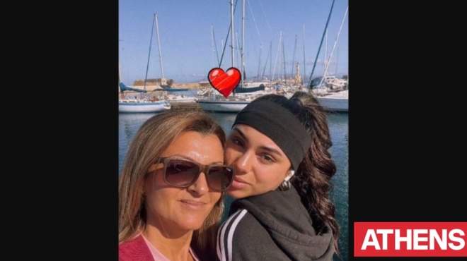 simera-tha-ginotan-22-chronon-ragizei-kardies-to-vinteo-poy-moirastike-i-mitera-tis-emmas-gia-ta-genethlia-tis-koris-tis-192108