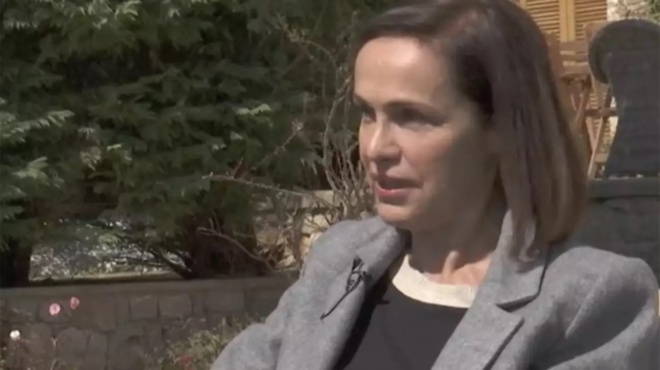 ximerose-i-pio-mayri-imera-gia-tin-melpo-kosti-ta-sparaktika-logia-gia-to-nekro-paidi-tis-198465