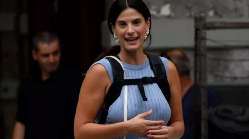 amp-8220-ti-einai-ayto-kato-ap-amp-8217-ta-matia-soy-amp-8221-i-christina-mpompa-apanta-1i-fora-gia-to-simadi-poy-anisychise-toys-fan-tis-196082