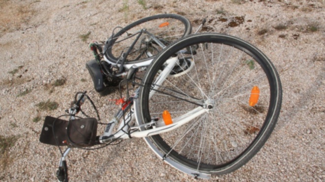 thrinos-amp-038-orgi-gia-ti-nekri-17chroni-tis-travixan-to-mantili-eno-ekane-podilato-kai-ti-patise-dierchomeni-michani-192455