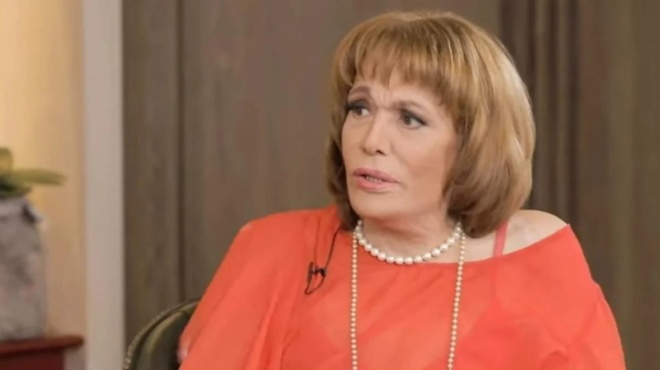 dakryzei-i-mairi-chronopoyloy-apo-psila-diarrixi-sto-spiti-tis-stin-paiania-amp-8211-i-anakoinosi-toy-chamogeloy-toy-paidioy-198611