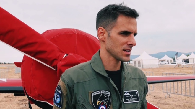 mono-perifaneia-o-christos-charitos-einai-o-pilotos-poy-prokalese-deos-me-to-minyma-toy-gia-tin-28i-oktovrioy-199325