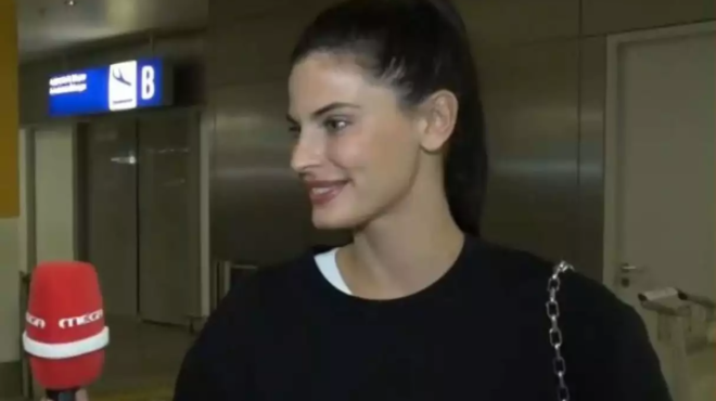 oloi-cheirokrotoyn-ti-christina-mpompa-apantise-akrivos-opos-eprepe-stis-fimes-gia-tin-egkymosyni-tis-amp-038-apotheothike-191881