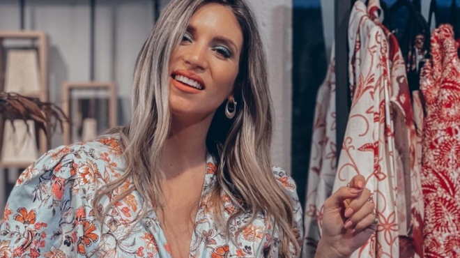 pige-se-gamo-me-230-eyro-i-athina-oikonomakoy-vrike-to-idaniko-episimo-roycho-poy-mporoyn-na-foresoyn-oles-205082