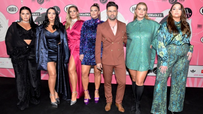 tis-amp-8220-esvise-amp-8221-oles-fashion-icon-i-katerina-papoytsaki-anevike-sti-skini-me-to-kalson-poy-tha-forane-oles-to-2024-206219