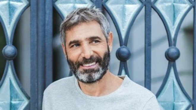 sygklonizei-o-thodoris-atheridis-tin-proti-fora-koimithika-me-tin-panagia-agkalia-elega-oti-vgainei-i-psychi-moy-206521