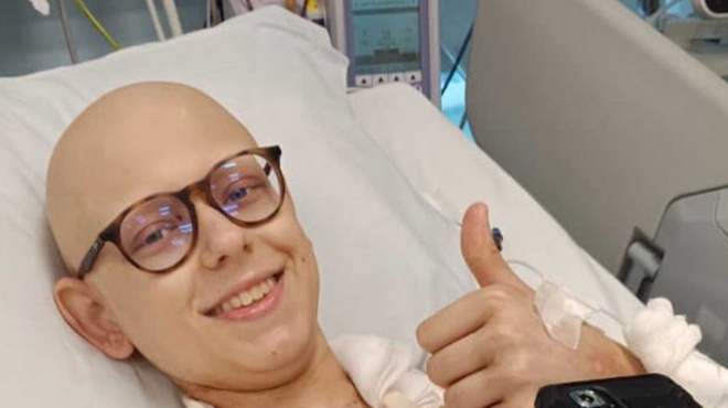 oloi-sto-pleyro-toy-giorgoy-o-15chronos-apo-ti-thaso-dinei-ti-machi-tis-zois-toy-amp-038-chreiazetai-ti-voitheia-mas-206758