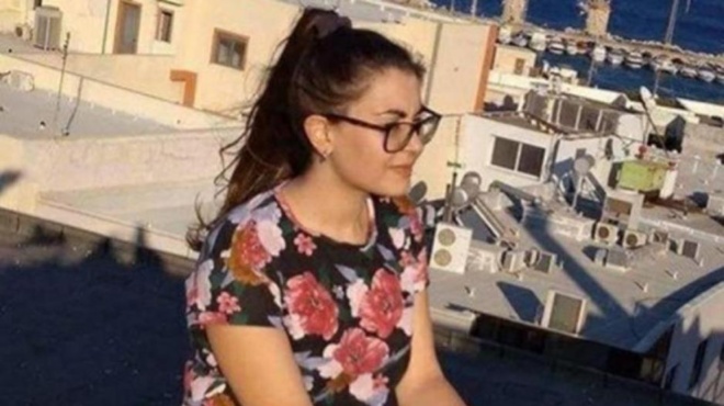 thee-amp-038-mana-panagia-giati-sparazei-i-mitera-tis-elenis-topaloydi-pano-apo-to-mnima-tis-5-chronia-meta-ti-dolofonia-tis-207999