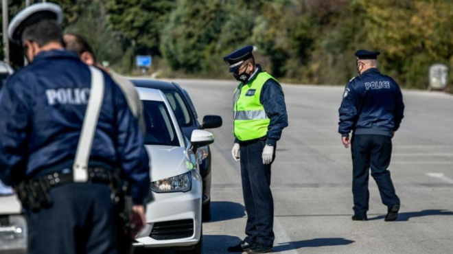 epiteloys-eprepe-na-ginei-einai-oristiko-tosa-chronia-tha-trone-osoi-kleinoyn-ti-lea-i-trechoyn-pano-apo-to-orio-208021