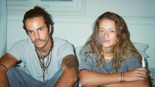 den-echase-chrono-o-erotas-me-erota-pernaei-gia-ton-aggelo-latsio-amp-8211-ayti-einai-i-nea-syntrofos-toy-meta-ti-gaia-merkoyri-200748