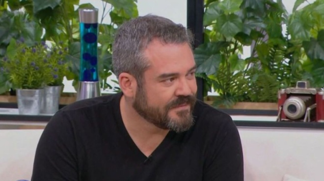 pygmalion-dadakaridis-den-echo-vrei-enan-anthropo-sti-zoi-moy-poy-na-agapaei-oso-o-skylos-201562