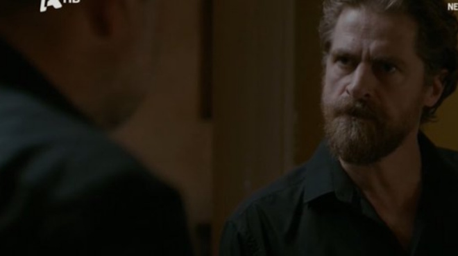 telos-o-sasmos-opos-ton-xerame-amp-8220-ton-pyrovoloyn-gia-antipoina-o-anthropos-poy-mpainei-mprosta-gia-na-toy-sosei-ti-zoi-amp-8221-206346