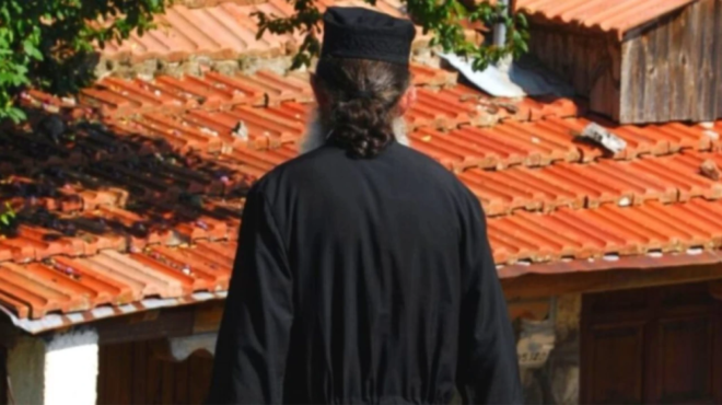 o-kakos-chamos-stin-ileia-iereas-zita-edo-kai-tora-diazygio-apo-tin-papadia-molis-apokalyfthike-to-amp-8220-kollima-amp-8221-tis-211621