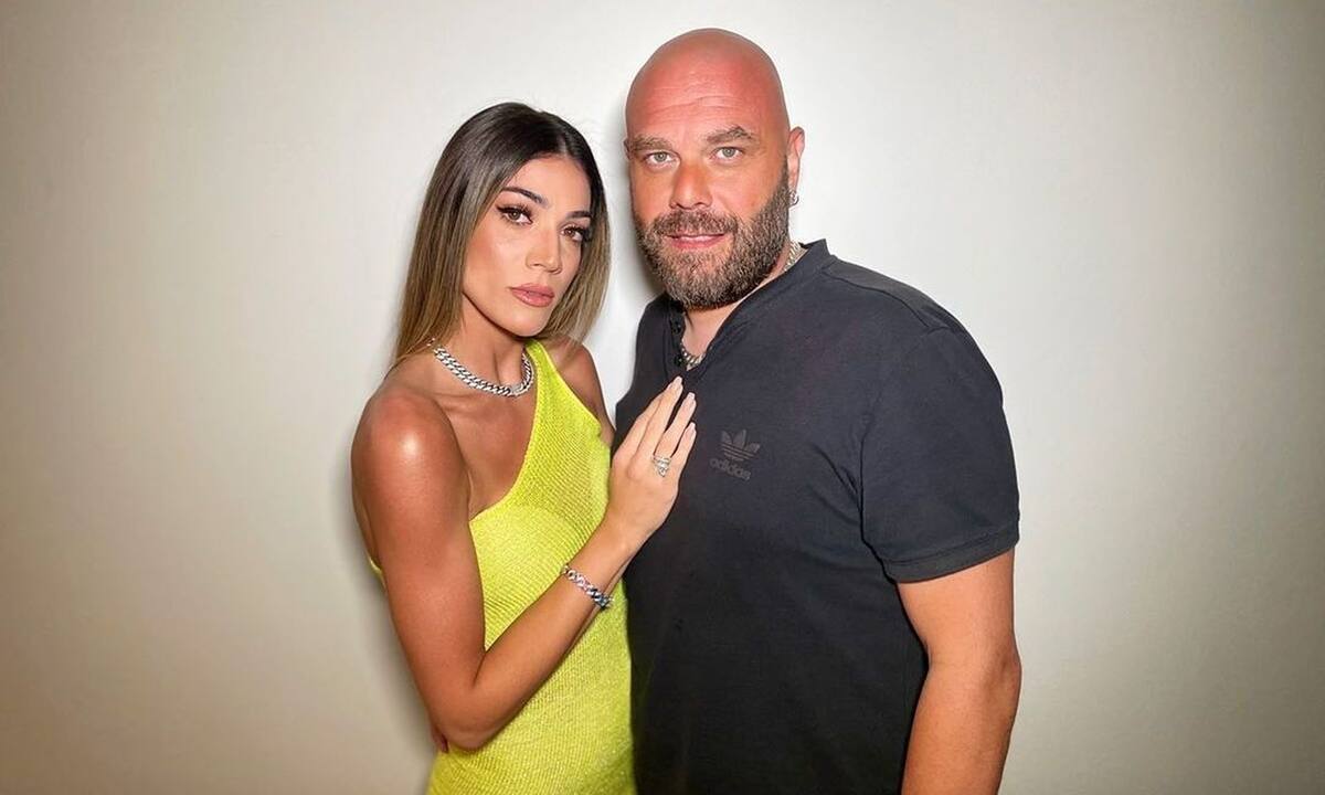 Ήβη Αδάμου καταγωγή 