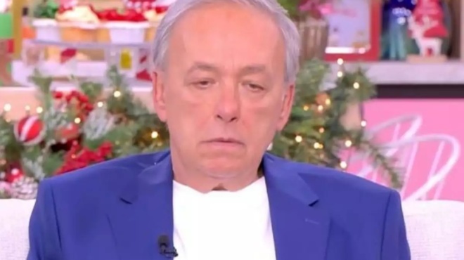 andreas-mikroytsikos-den-antexe-amp-038-lygise-mprosta-stis-kameres-moy-leipoyn-poly-leei-me-dakrya-sta-matia-216278