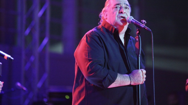 matheytike-meta-to-thanato-toy-to-megalo-mystiko-toy-vasili-karra-makria-apo-ta-amp-8220-fota-amp-8221-amp-038-i-aystiri-apagoreysi-216493