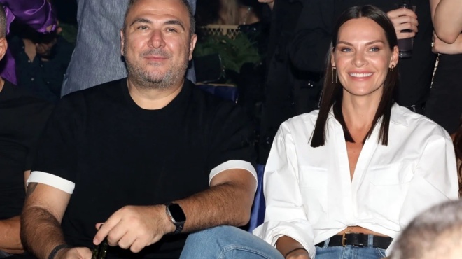 kataxanthi-dimetri-koykla-i-agnosti-aderfi-tis-yvonnis-mposniak-apodeiknyei-pos-i-omorfia-einai-thema-dna-214905