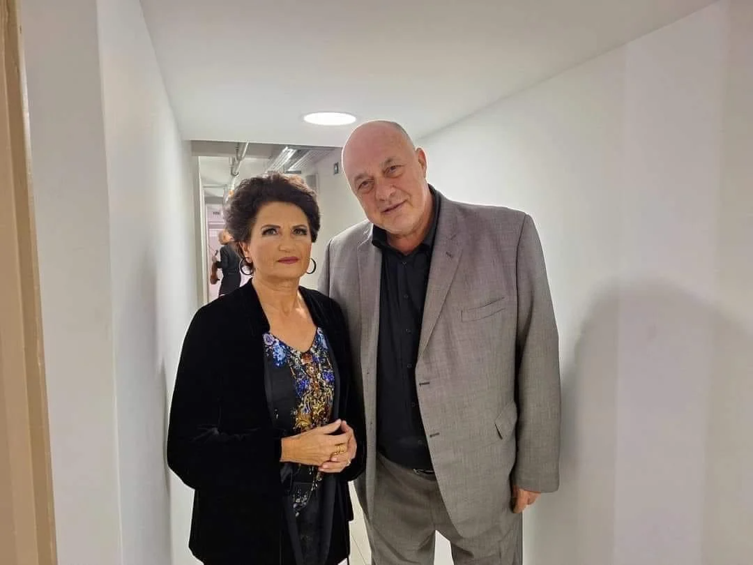 Μπέττυ Μαγγίρα για φωτογραφία Άλκηστις Πρωταψάλτη και Αχιλλέα Μπέου