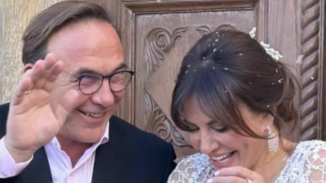 oyres-sto-atelie-gia-na-to-paroyn-i-dimitra-matsoyka-forese-to-pio-romantiko-kai-sik-nyfiko-amp-038-dikaios-to-zilepsan-oles-208994