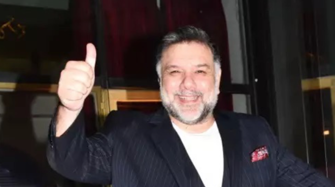 o-grigoris-arnaoytogloy-ekleise-ta-50-to-terastio-parti-oi-lamperoi-kalesmenoi-amp-038-i-ekplixi-tis-syntrofoy-toy-213576