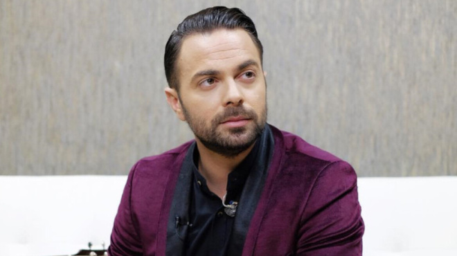 pisteyei-ston-theo-amp-038-to-deichnei-o-ilias-vrettos-echo-chasei-9-kila-nisteyoyme-me-tin-anastasia-amp-038-koinonoyme-kathe-vdomada-210777