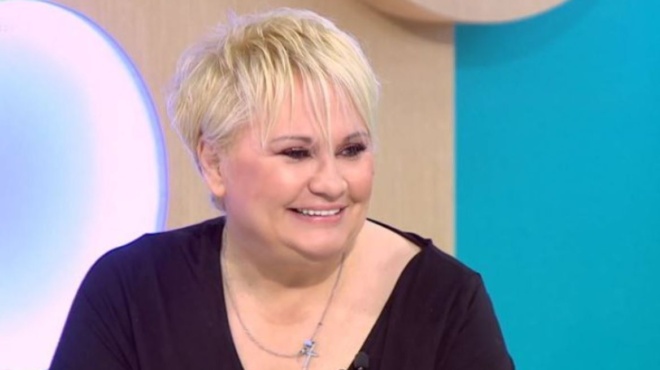 den-vlepo-chreiazomai-eneseis-sta-matia-i-kaiti-finoy-gia-tin-ygeia-tis-amp-038-i-sygkinitiki-exomologisi-tis-211181