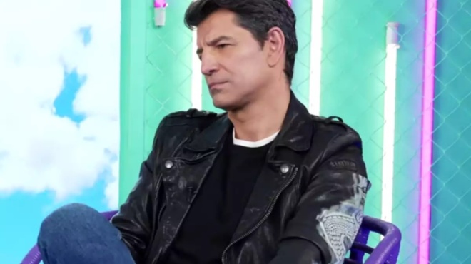 anisychos-pateras-o-royvas-gia-tin-efivi-anastasia-amp-8220-agchonomai-otan-vgainei-exo-eimai-aystiros-kapoies-fores-amp-8221-211050