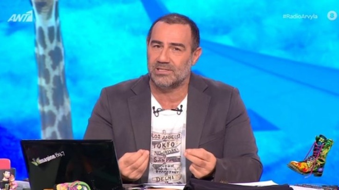 amp-8220-thano-iremise-amp-8221-amp-8220-lygise-amp-8221-ston-aera-o-kameraman-toy-radio-arvyla-zitise-to-logo-den-antexe-amp-038-xespase-se-klamata-212866