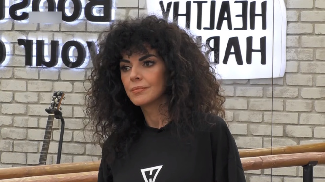 amp-8220-kokkalo-amp-8221-i-maria-solomoy-amp-8220-rotisa-ton-gio-moy-kai-moy-eipe-ti-schesi-echeis-esy-me-aytes-tis-vlakeies-amp-8221-212895