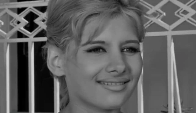 agnoristi-sta-79-tis-i-ithopoios-mirka-kalatzopoyloy-to-paidi-amp-8220-thayma-amp-8221-i-exafanisi-stin-ameriki-amp-038-i-aposyrsi-212883