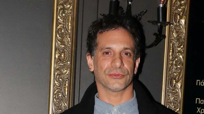 oloi-cheirokrotoyn-ton-giorgo-chranioti-den-xero-an-i-mama-einai-aparaitita-genoys-thilykoy-kai-o-mpampas-genoys-arsenikoy-223147