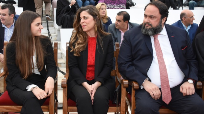 koykla-melachrini-kolliti-tis-latsi-i-amp-8220-agnosti-amp-8221-syzygos-toy-vaggeli-marinaki-pige-sta-mpoyzoykia-amp-038-travixe-ta-flas-226595