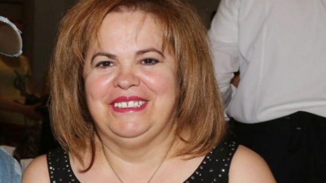 ekane-thraysi-sto-instagram-i-efi-thodi-choreyei-me-rodia-sta-cheria-to-archiminia-ki-archichronia-se-diki-tis-ektelesi-217793