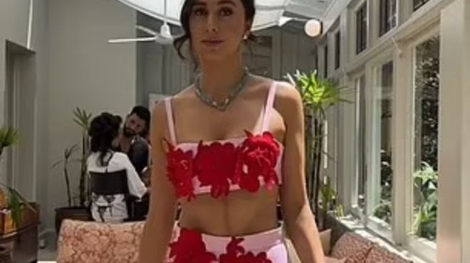 pige-etsi-ston-gamo-tis-adelfis-tis-kai-egine-soysoyro-to-akatallilo-forema-tis-paranymfoy-poy-amp-8220-tarakoynise-amp-8221-ton-gamo-220115