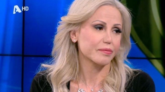 xespa-i-anna-florinioti-aytos-o-eponymos-o-theos-na-ton-kanei-scholiase-poly-arnitika-to-mnima-toy-patera-moy-218136