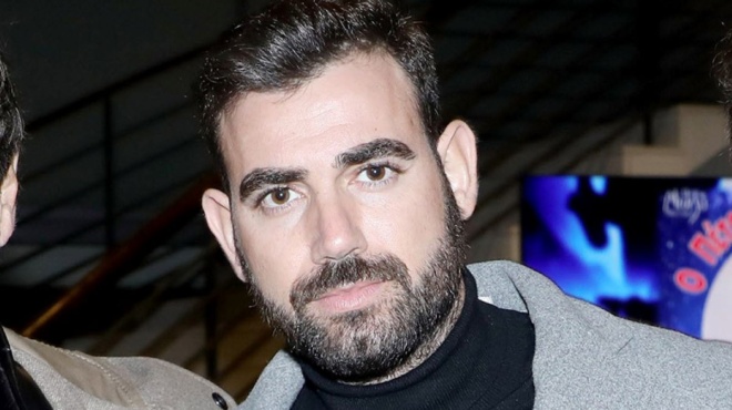 ekei-vrike-parigoria-o-nikos-polyderopoylos-amp-8220-spaei-amp-8221-ti-siopi-toy-me-1-foto-20-meres-meta-ton-chamo-toy-adelfoy-toy-222029