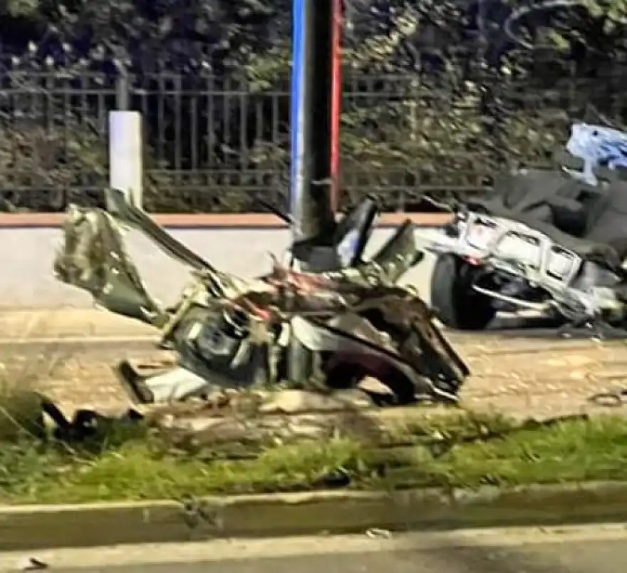 Τέσσερις νεκροί σε δύο τροχαία δυστυχήματα