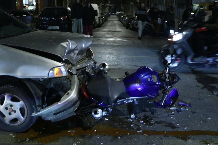 Τέσσερις νεκροί σε δύο τροχαία δυστυχήματα 